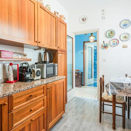 1 Bedroom Amazing In Appartamento